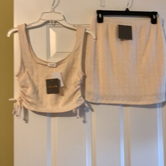Lelia Collection Mini skirt and cropped drawstring tank top - Picture 3 of 11